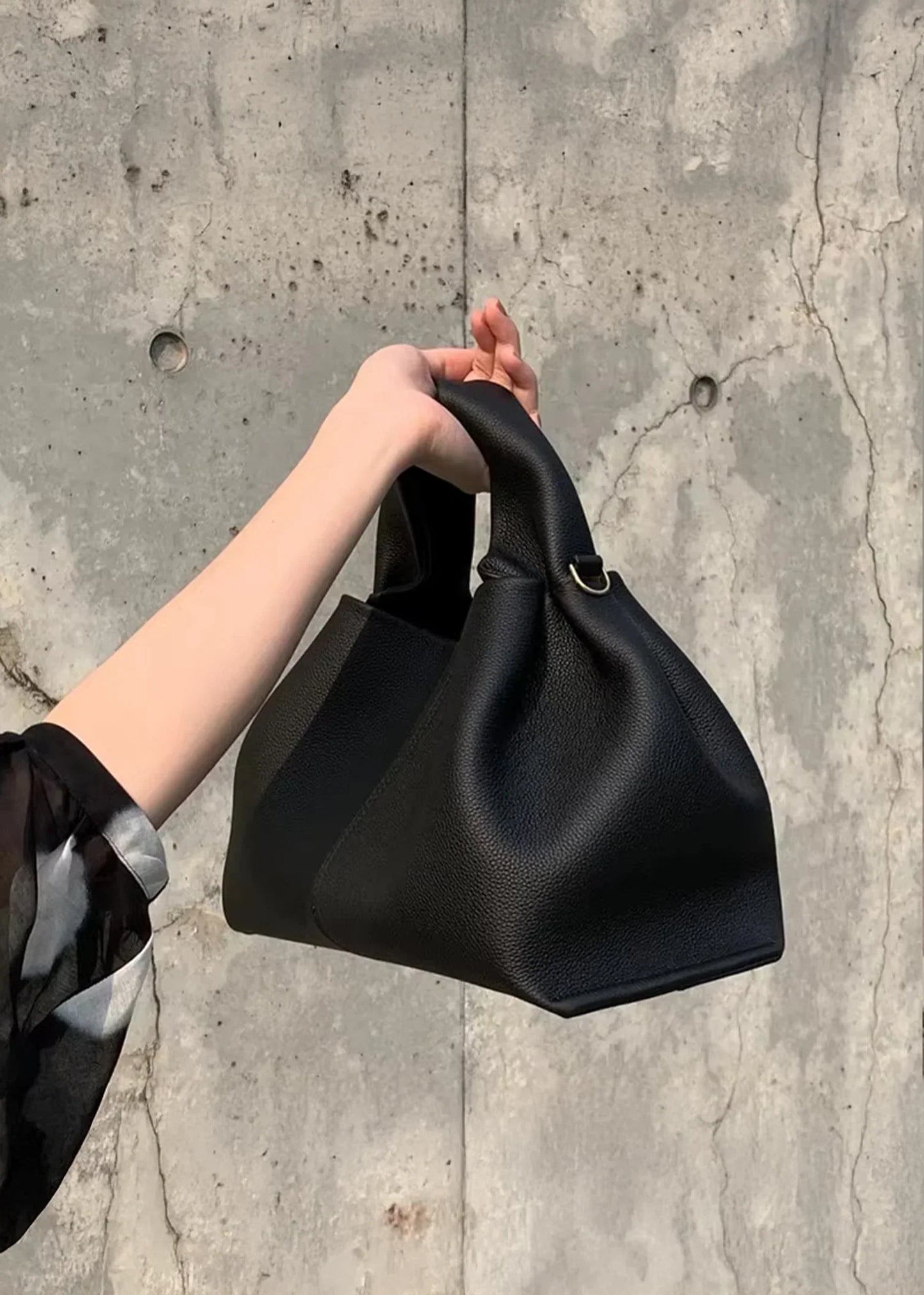 Βιέννη Cloud Large – Τσάντα Tote με Μαλακή Όψη