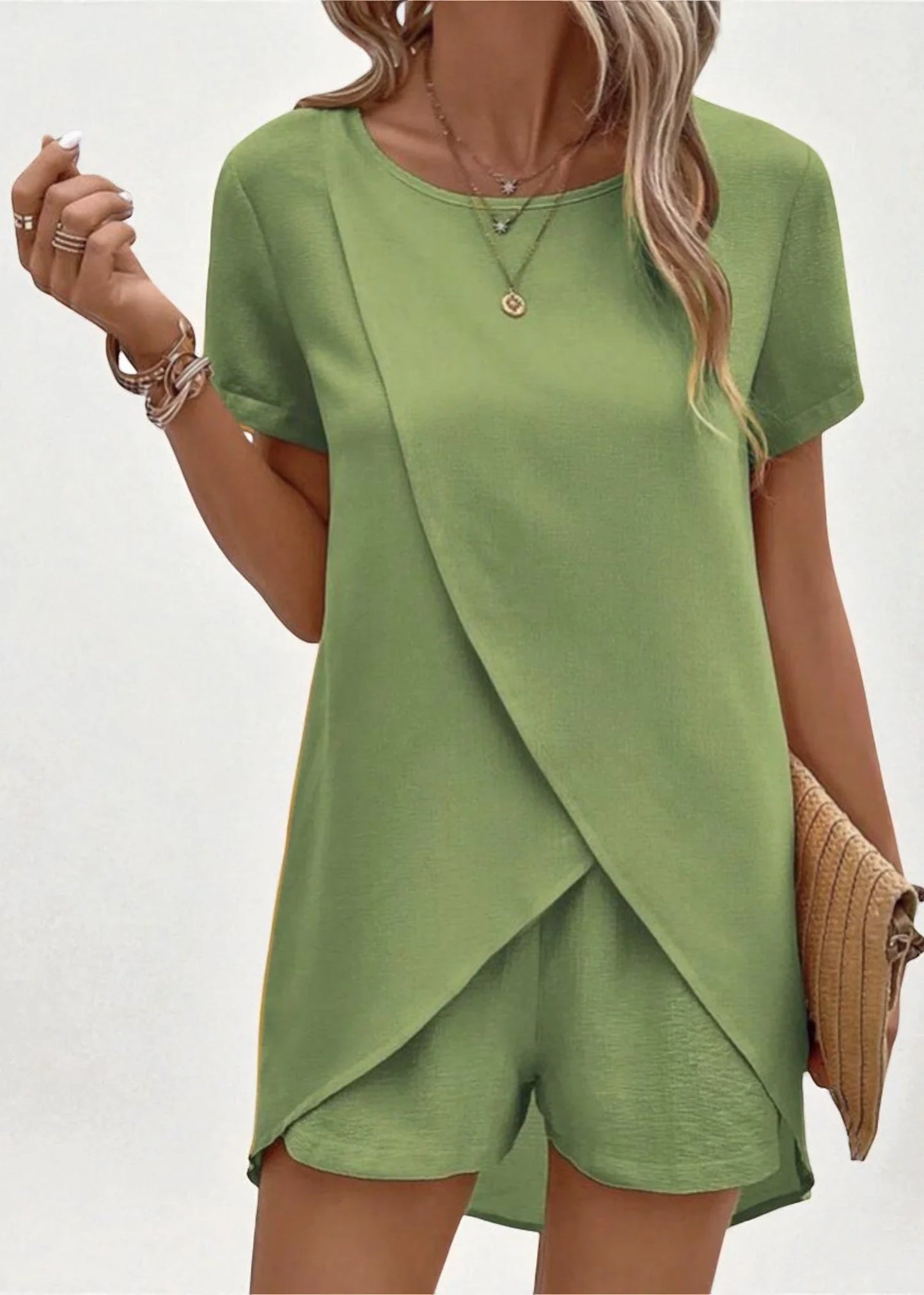 Liora – Σετ Τοπ με Κοντό Μανίκι & Σορτς