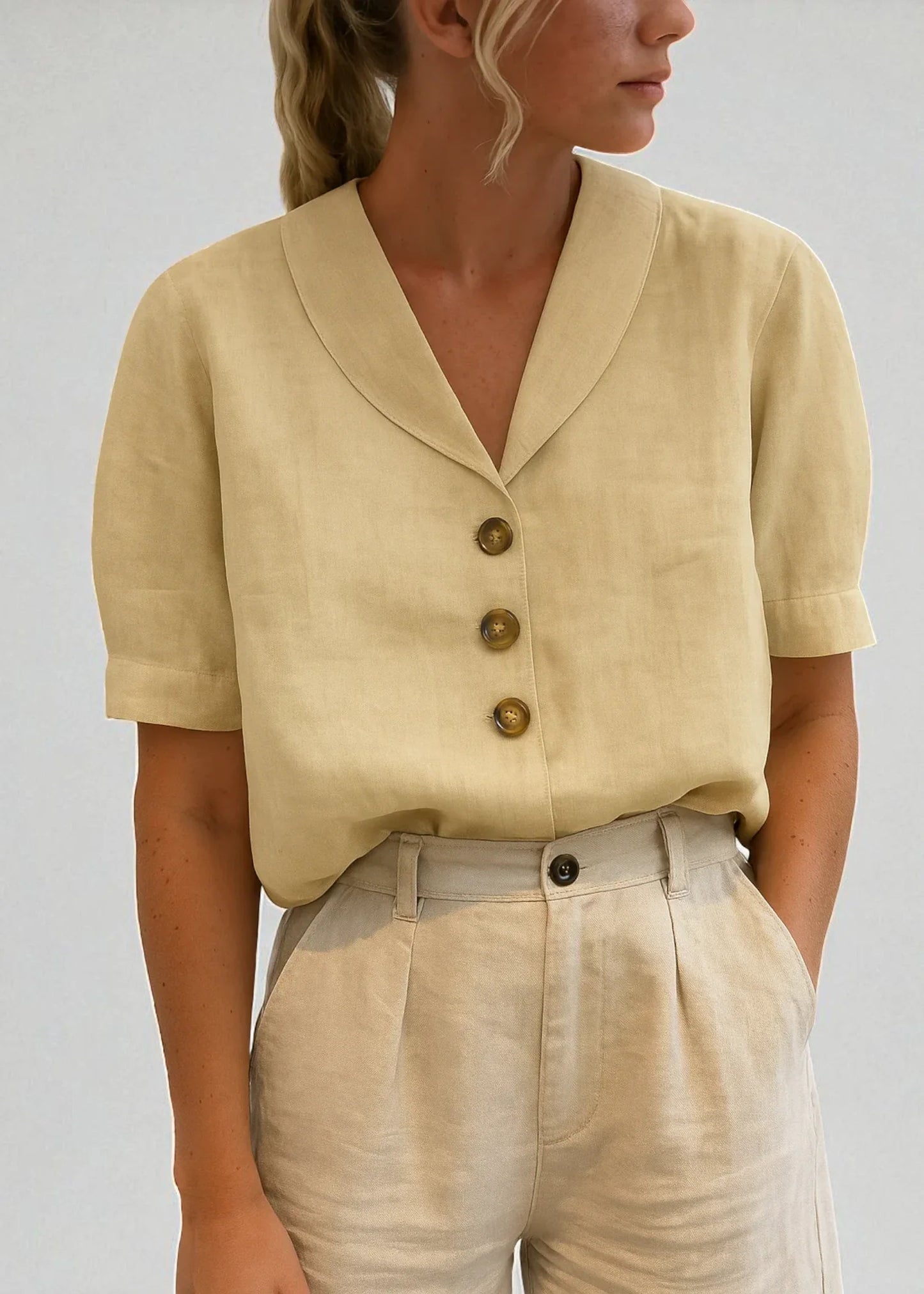 Clara | Κλασική Λινή Μπλούζα με Κουμπιά