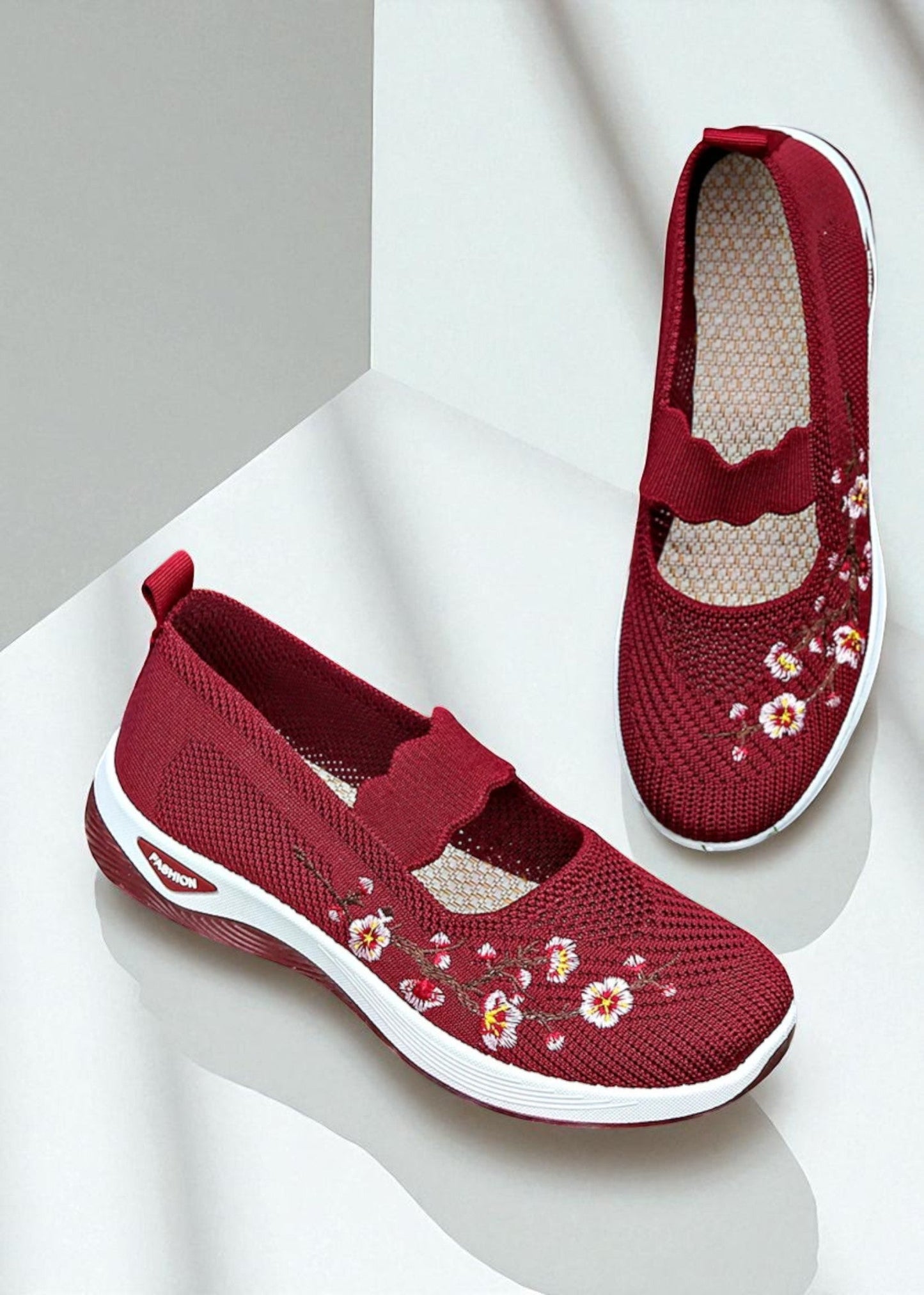 Εμι – Κεντημένο Άνετο Παπούτσι με Ελαστική Ζώνη