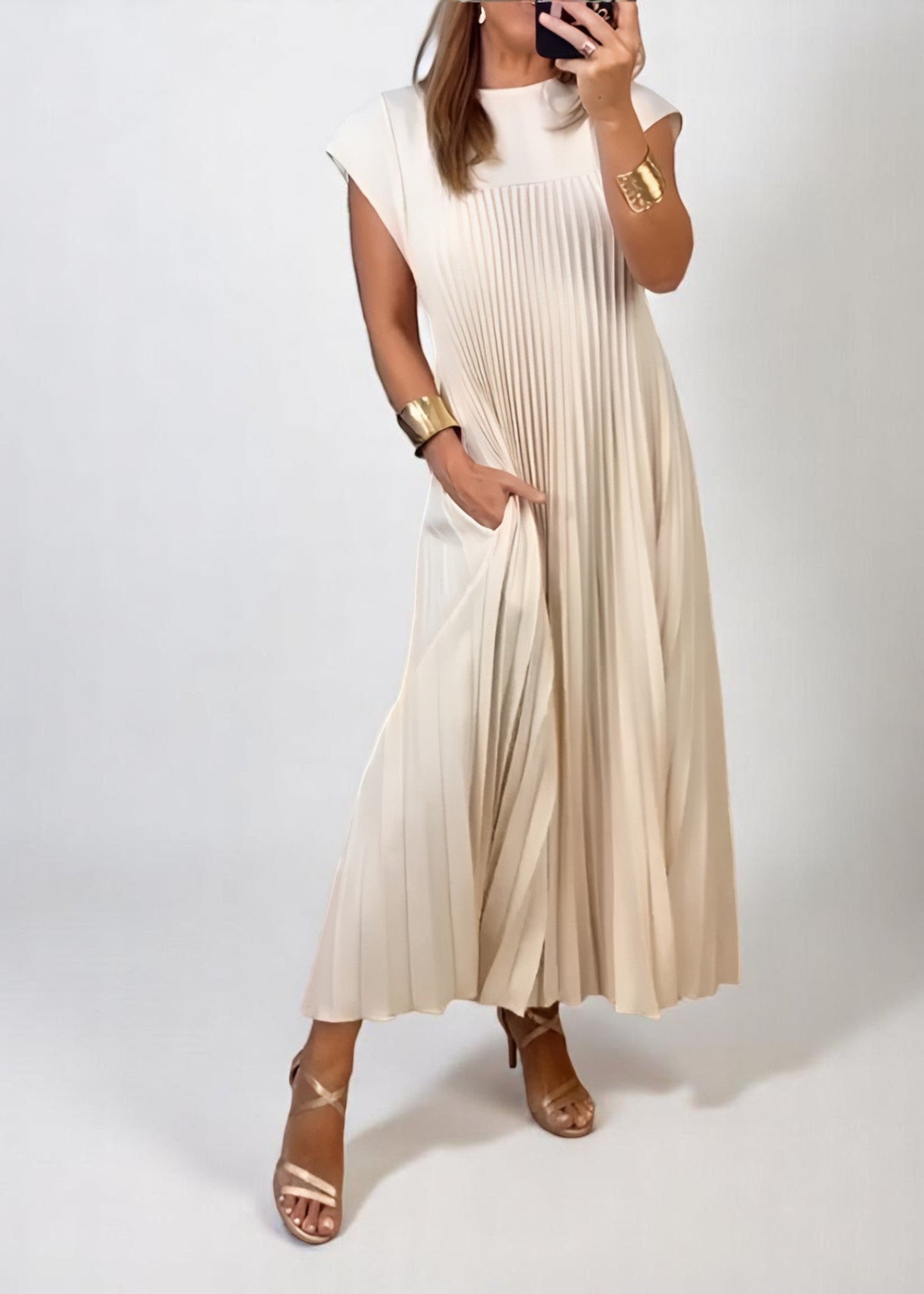 Φόρεμα Isla Πλισέ – Μινιμαλιστικό & Κομψό