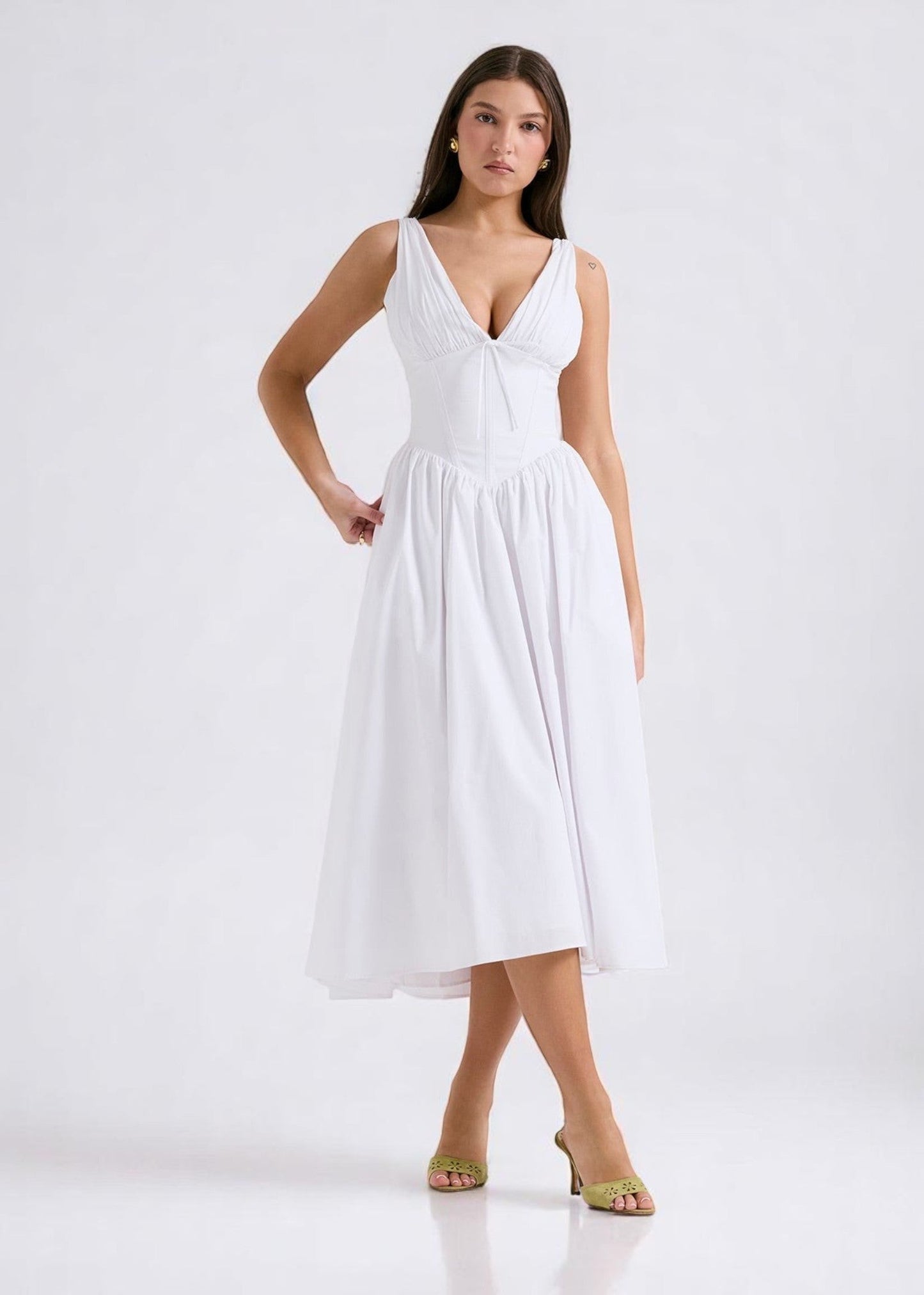 Φλωρίνα – Μίντι Φόρεμα με Λουλουδάτο Τύπωμα και V-Λαιμό