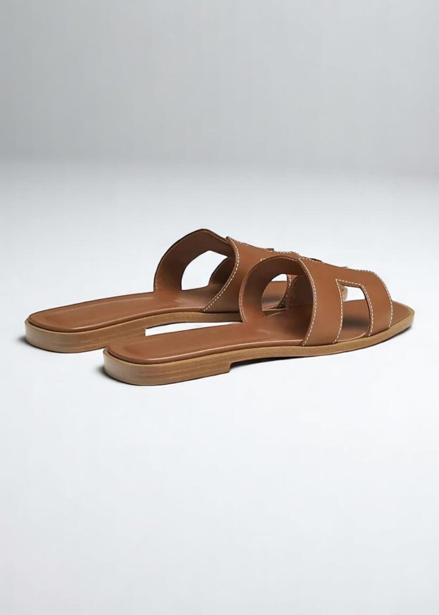 Aria | Flat Leather Sandals in Minimalist Design