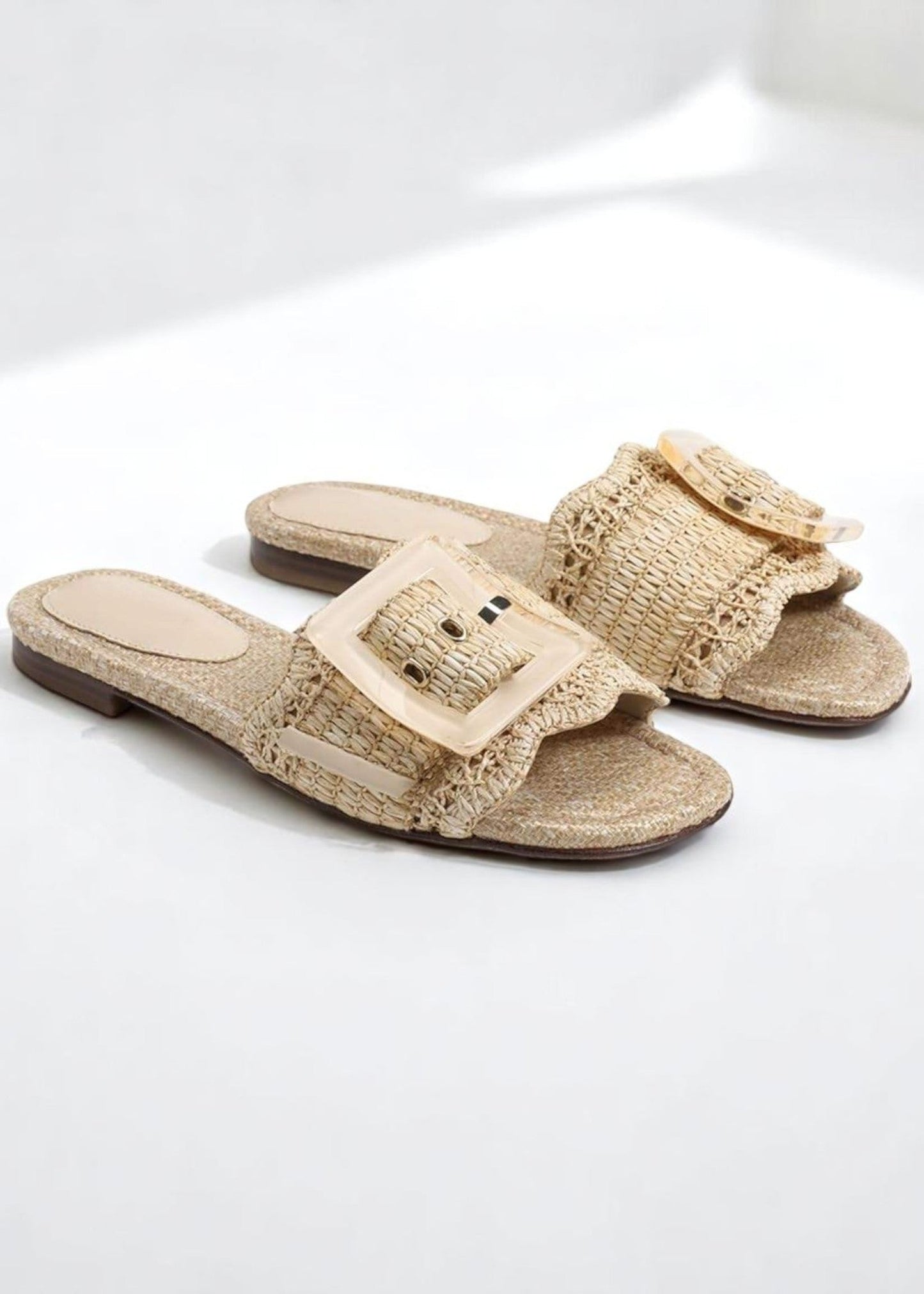Rivèra Raffia Slides – Φυσικό. Κομψό. Καλοκαιρινό.
