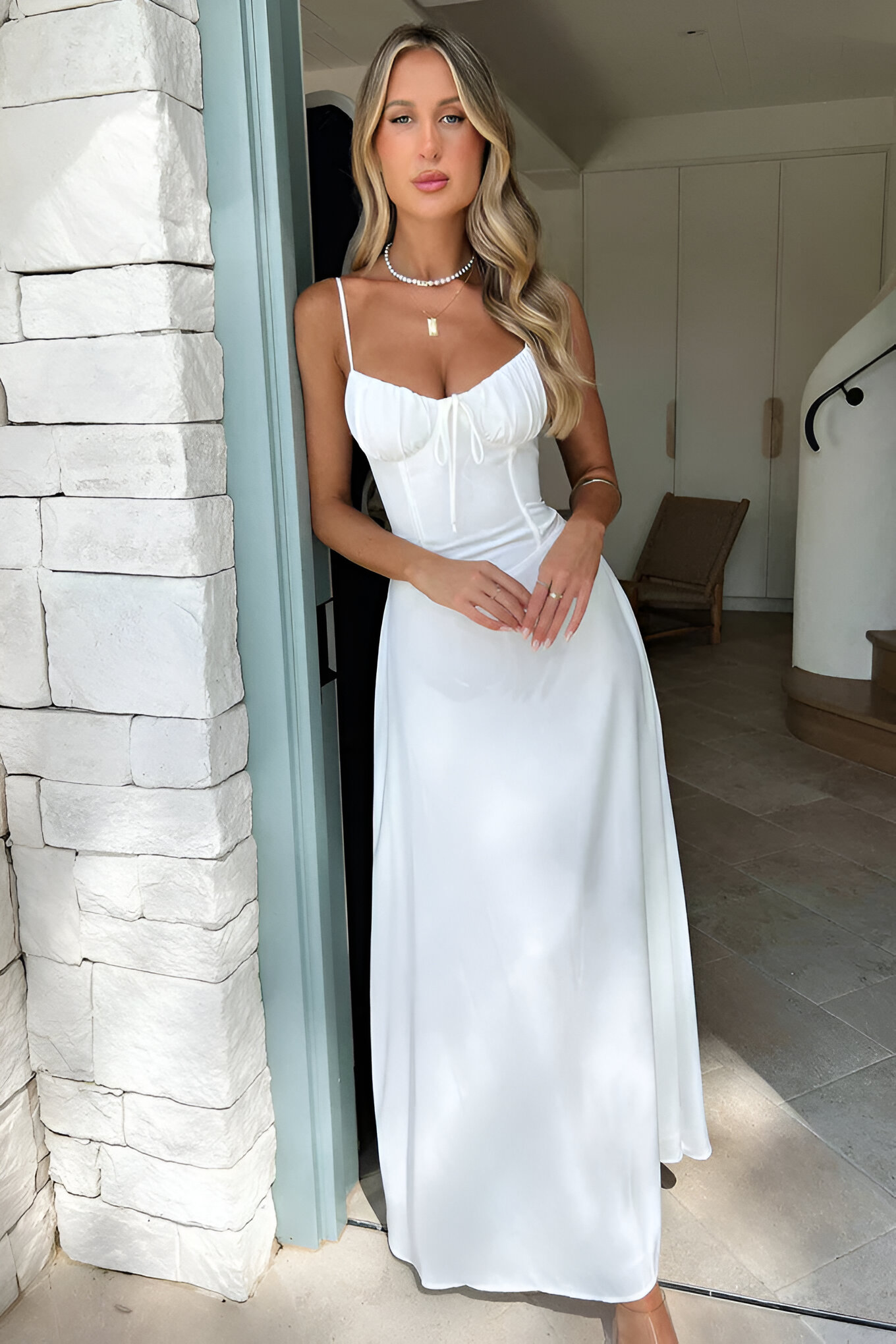 Αλίνα – Ρομαντική Μαξι Dress με Λεπτομέρειες Δέσιμο