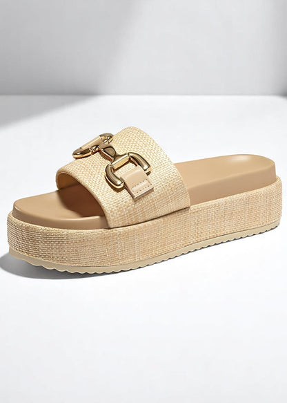 Malia Woven Slides – Καλοκαιρινό Φως & Δυναμική Δήλωση