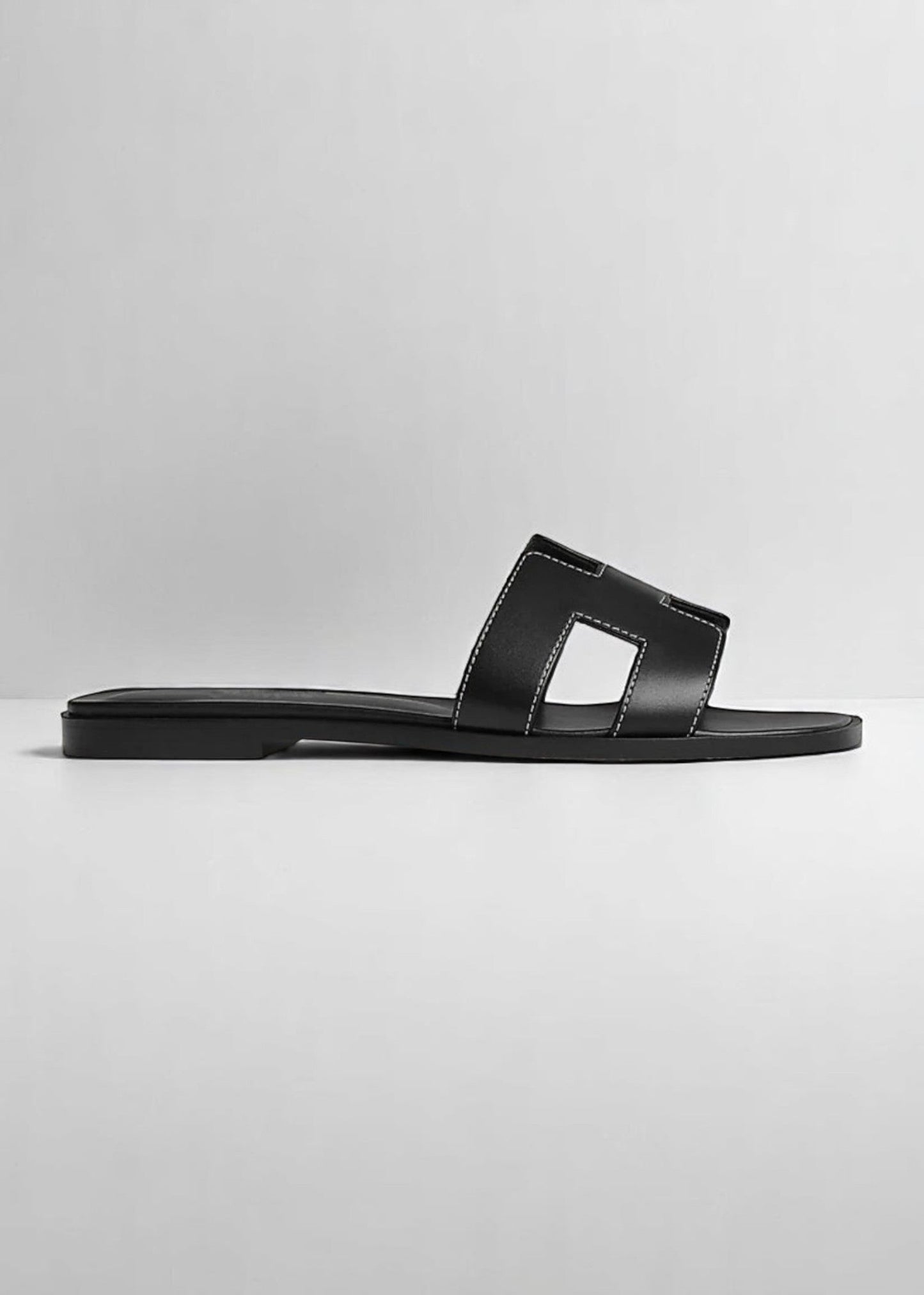 Aria | Flat Leather Sandals in Minimalist Design