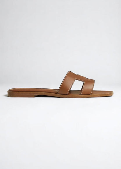 Aria | Flat Leather Sandals in Minimalist Design